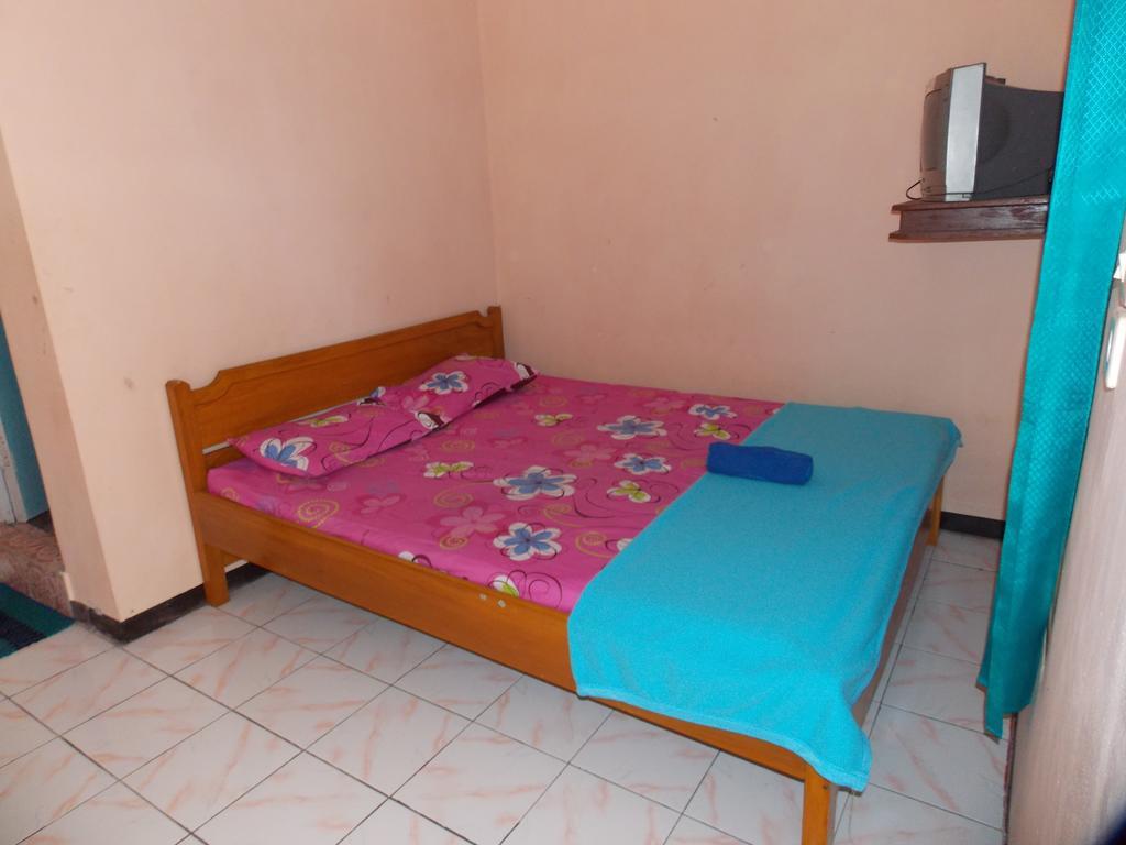 Hotel Putra Sindang Asih Batukaras Номер фото