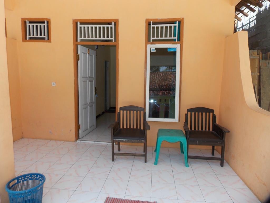 Hotel Putra Sindang Asih Batukaras Номер фото