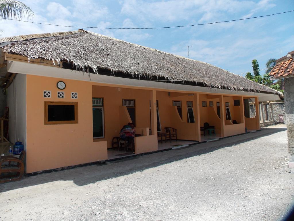 Hotel Putra Sindang Asih Batukaras Екстер'єр фото