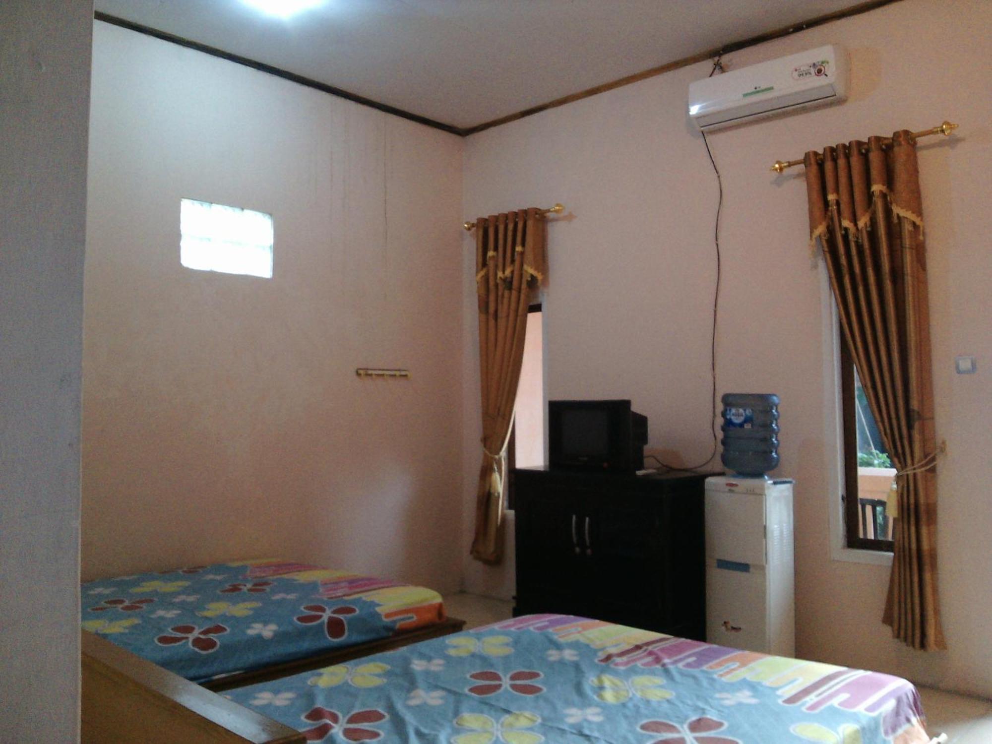 Hotel Putra Sindang Asih Batukaras Екстер'єр фото