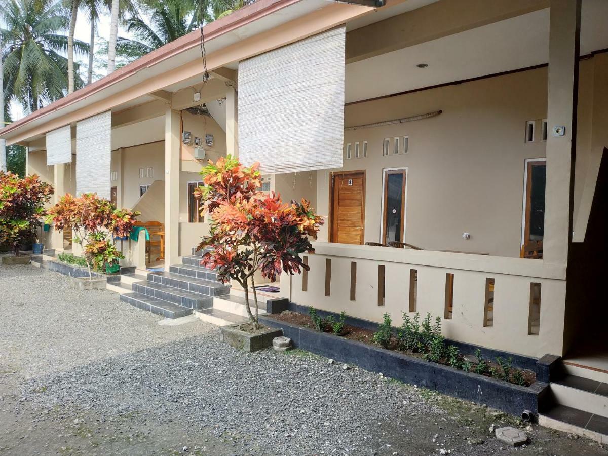 Hotel Putra Sindang Asih Batukaras Екстер'єр фото